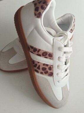 🔥 Berness Luella White Leopard Print Retro Sneaker Gum Sole Size 10